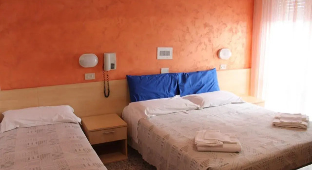 Hotel Loretta, Забронировать Отель Белларива Римини