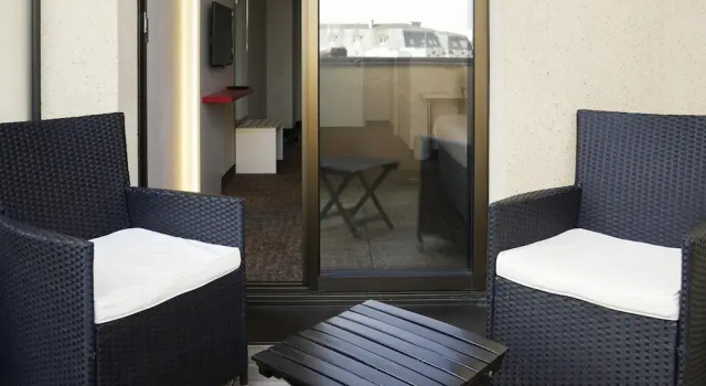 Двухместный номер Classic с балконом ibis Styles Poitiers Centre