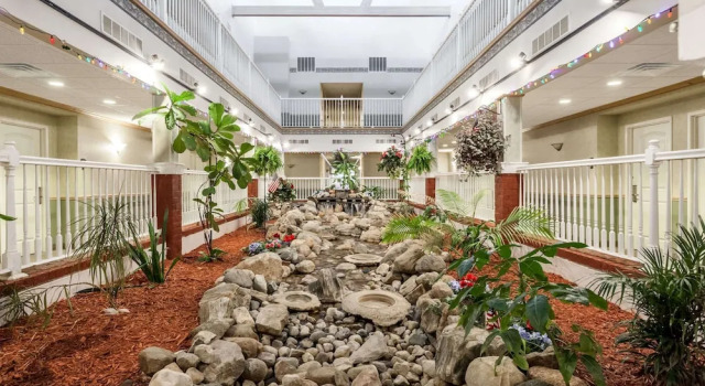 Comfort Inn & Suites Pentwater, Book Hotel Mason Michigan