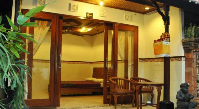Номер Standard Dewi Antara Homestay