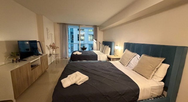 Студия Sky High 31st Floor Condo W Parking