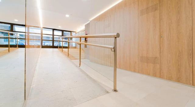 Francisco Remiro Fabulous Furnished Apartments in Guindalera, Забронировать Апартаменты/квартира Отели Мадрида с бассейном, рядом с Церковь Св. Моники, Бассейн