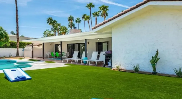 Коттедж Mountain View Mid-century
