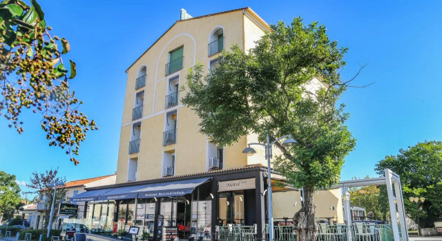 Hôtel Restaurant Atrachjata, Varaa Hotelli  