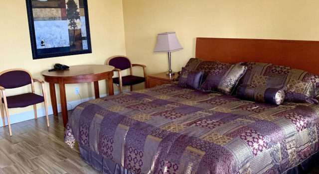 Номер Classic Town & Country Motel