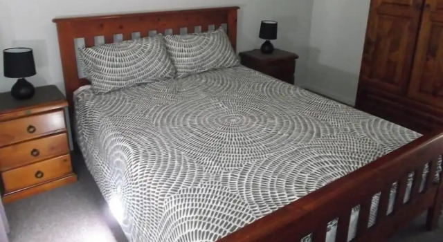 Robinsons Cabin, Book Hotel Boorook New South Wales