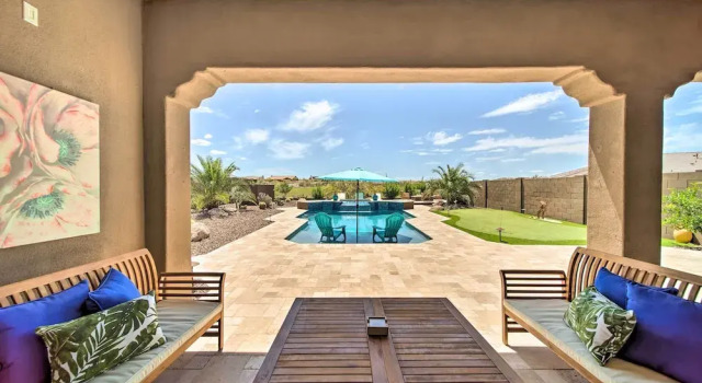 Resort-style Pool & Spa: Upscale Goodyear Home, Забронировать Дом для отпуска Гудиер 