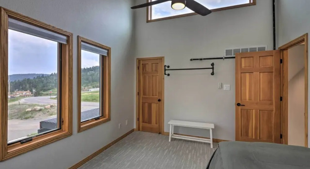 Modern Evergreen Duplex Off I-70 w/ Mountain Views, Buchen Sie Ferienwohnung Evergreen Colorado