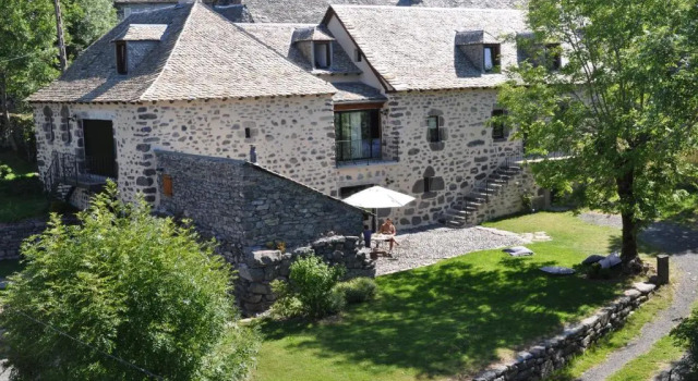 Balkonlu Standart üç kişilik oda Aux Caprices d'Aubrac