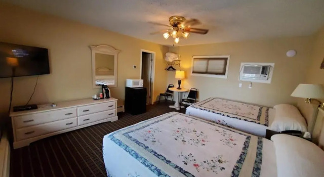 Четырёхместный номер Standard Three Forks Lewis & Clark Motel