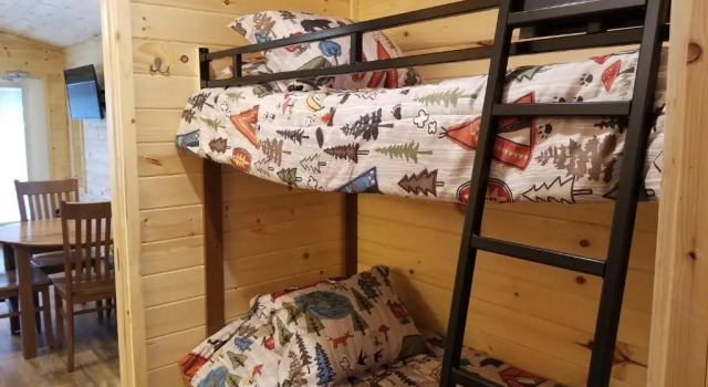 Deluxe Perhe Sviitti Castle Gate RV Park