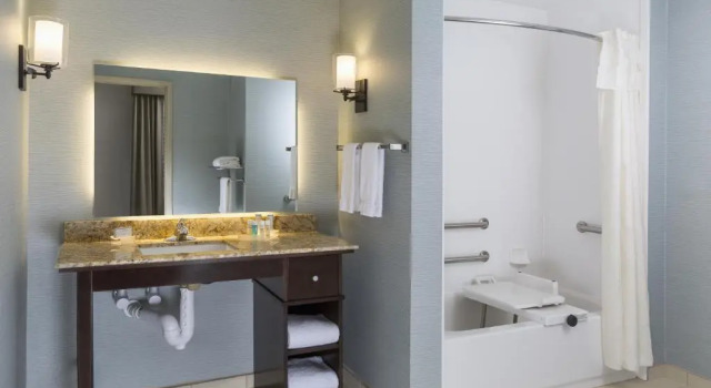 Четырёхместный люкс Homewood Suites by Hilton Akron/Fairlawn