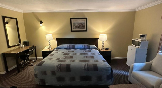 Canadian Inn
