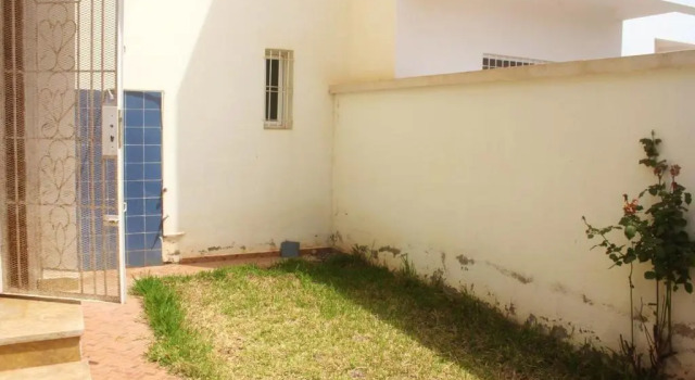 3 bedrooms house with furnished garden at Saidia 1 km away from the beach, Varaa Hotelli Hotellit ja majoitukset kohteessa Saidia, Hotelli