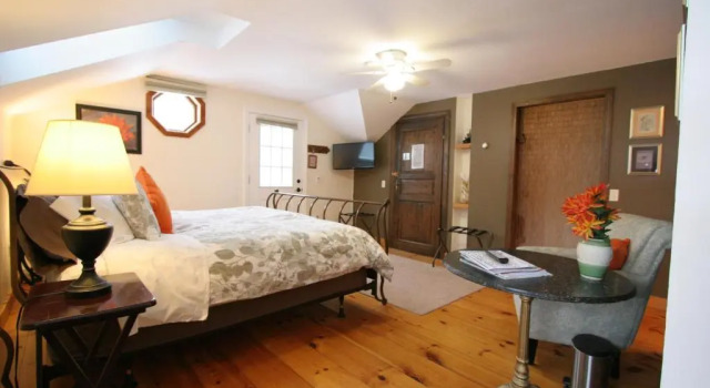 Номер Deluxe Old Saco Inn