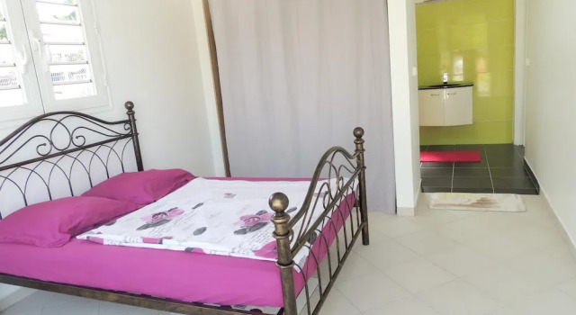 House With one Bedroom in Les Trois-îlets, With Pool Access, Enclosed, Book Hotel Hoteller i Le Marin med pool, Swimmingpool