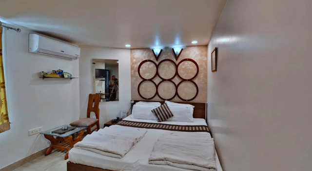 Hotel Shree Vatika, Забронировать Отель Бхопал штат Мадхья-Прадеш, рядом с Железнодорожный вокзал Хабибгандж