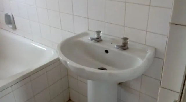 Коттедж с 5 комнатами South C Bungalow