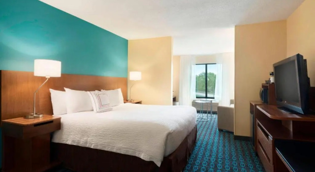 Студия Fairfield Inn & Suites Hartford Manchester