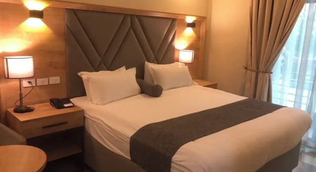 LA Hotel and SPA