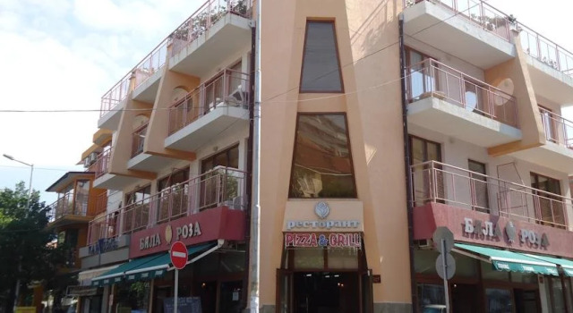 White Rose Family Hotel, Забронировать Отель Отели области Бургас с парковкой, Парковка