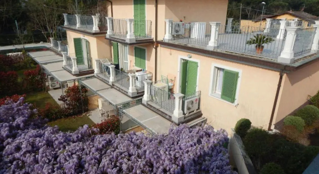 Residence La Pergola, Boek Hotel Hotels in Apuana coast met zwembad, Zwembad
