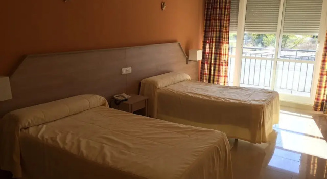 Двухместный номер Standard с балконом Hotel Manzanares