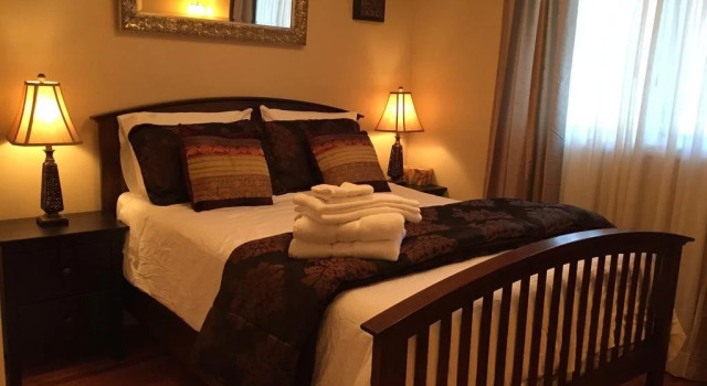 Redwood Retreat, Prenota Hotel Hotel a Alberta con parcheggio, Parcheggio