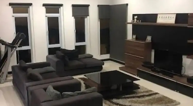 Bungalow by Pauline