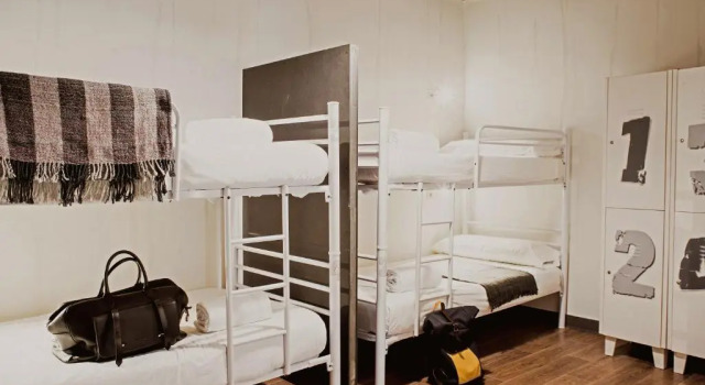 Кровать в общем номере Room Ventura