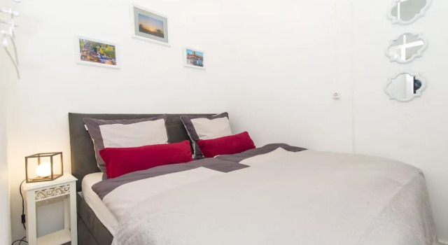 Коттедж с 2 комнатами Olhão Townhouse With Roof Terrace & Courtyard 5min to Ferry & Market