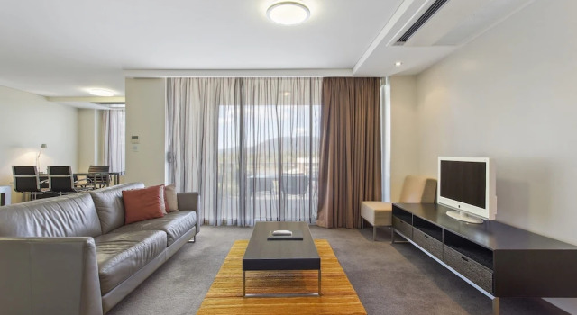 Апартаменты с 2 комнатами с балконом CBD Luxury Accommodation