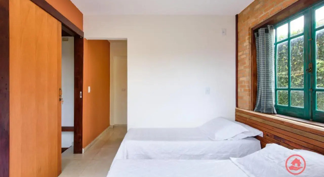 Bh31: Casa Com Piscina Em Frente À Praia Grande