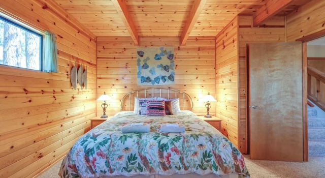 Deck & Views: Pet-friendly Starry Pines Cabin, Reserva ahora Casa o chalet Arnold California