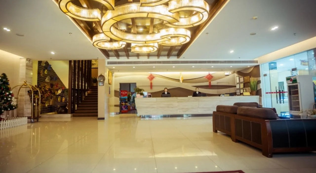 Sai Kai Hotel, Забронировать Отель Отели Гуйлинь с парковкой, рядом с Guilin Department Store, Парковка