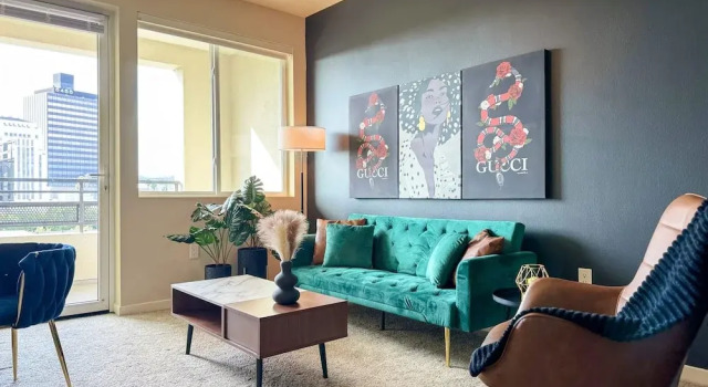 Апартаменты Beautiful 1 BR in LA Gym Pool 10mins to Cedar