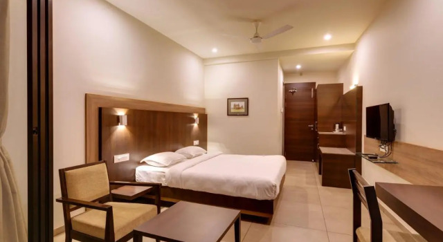 Hotel Classic Mid Town , Kolhapur