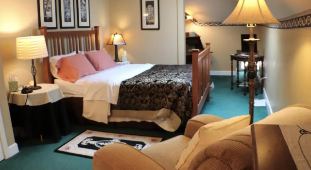 Двухместный номер Standard 50 Lincoln Short North Bed & Breakfast