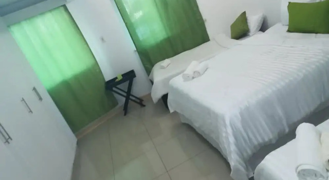 Коттедж ocean palace self catering lodge