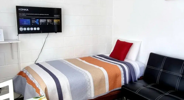 Люкс Standard c 1 комнатой с балконом Cedar Lodge Motel Hamilton
