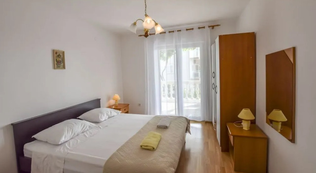 Apartments Nera, Забронировать Апартаменты/квартира Отели Примоштен с парковкой, рядом с Частный Пляж «Виллы Мирьяна», Парковка