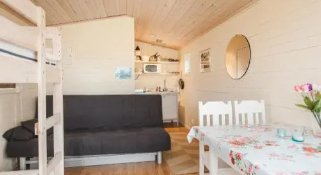 Mellomgården, Book Hotel  