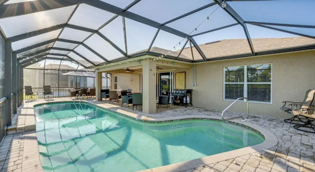 Коттедж Port Charlotte Oasis w/ Boat Dock: Relax Poolside!