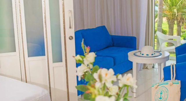 Honeymoon Double Suite Dome Beach Marina Hotel & Resort