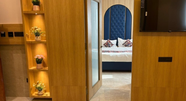 Люкс Luxury Hotel Imperial Suites - Airoli