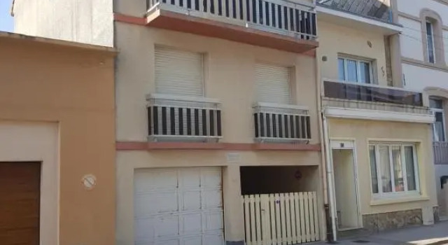Residence JEANNE 50 m de l'Esplanade classé 2 étoiles, Забронировать Отель Берк-сюр-Мер Opal Coast, рядом с Club Nautique Berckois