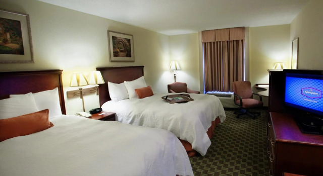 Четырёхместный номер Standard Hampton Inn Carrollton
