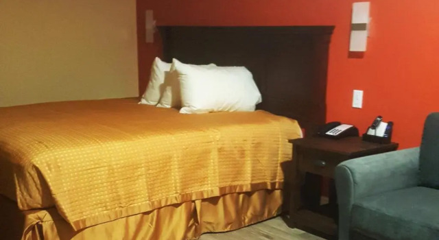 Люкс Magnuson Hotel Blythe