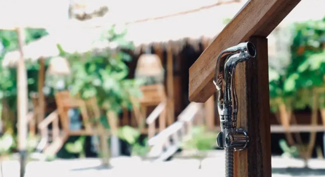 Кровать в общем номере Hideaway, Koh Lipe