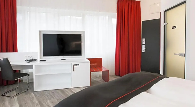 Номер Superior DORMERO Hotel Hannover-Langenhagen Airport